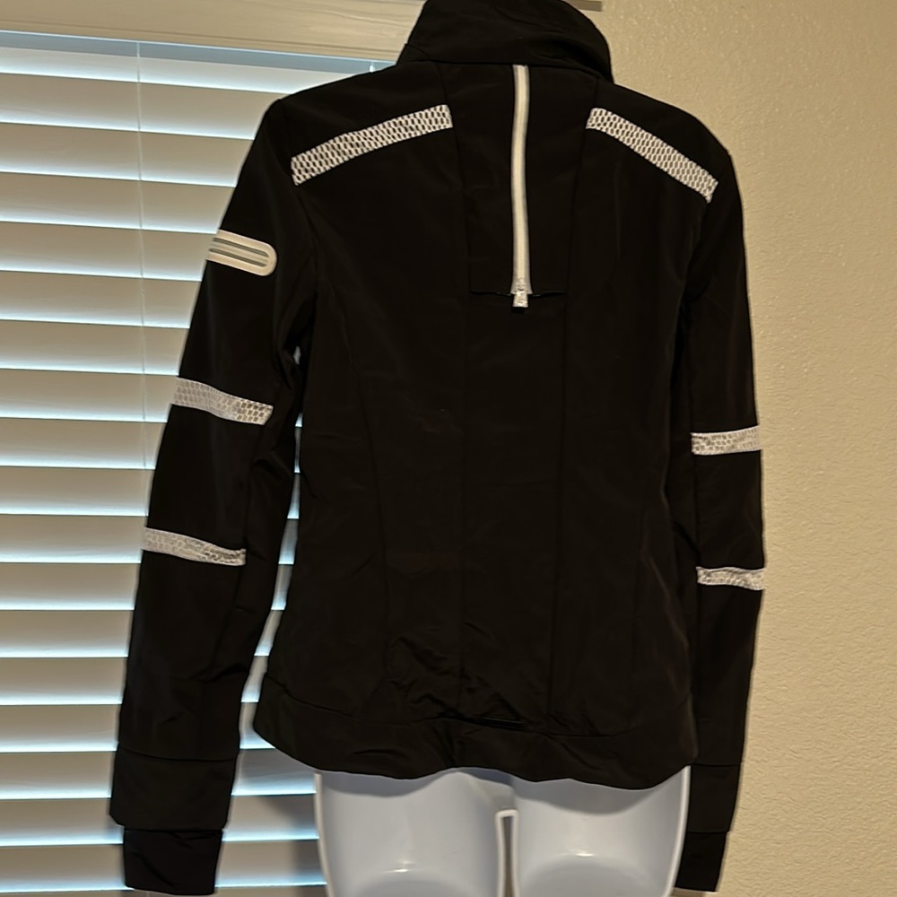Black and white workout jacket size medium - Picture 2 of 4